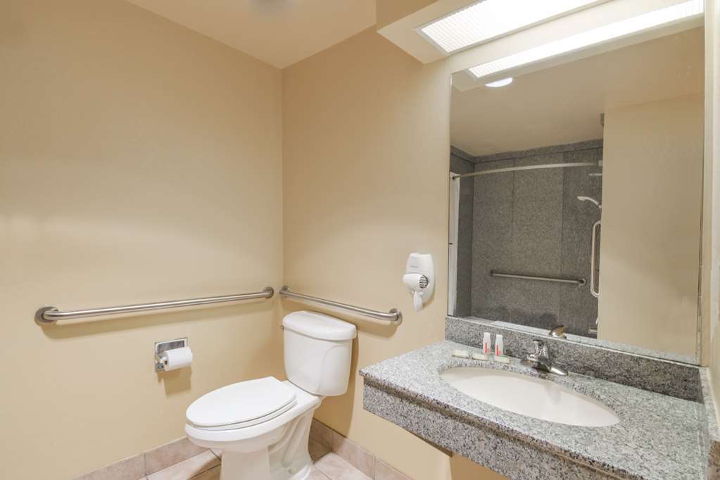 Econo Lodge Beaumont I-10 South Room photo